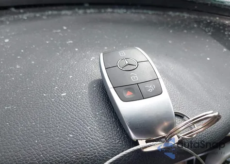 2021 Mercedes-Benz Glc 300 4Matic Suv from USA, damaged, VIN W1N0G8EB3MV307328